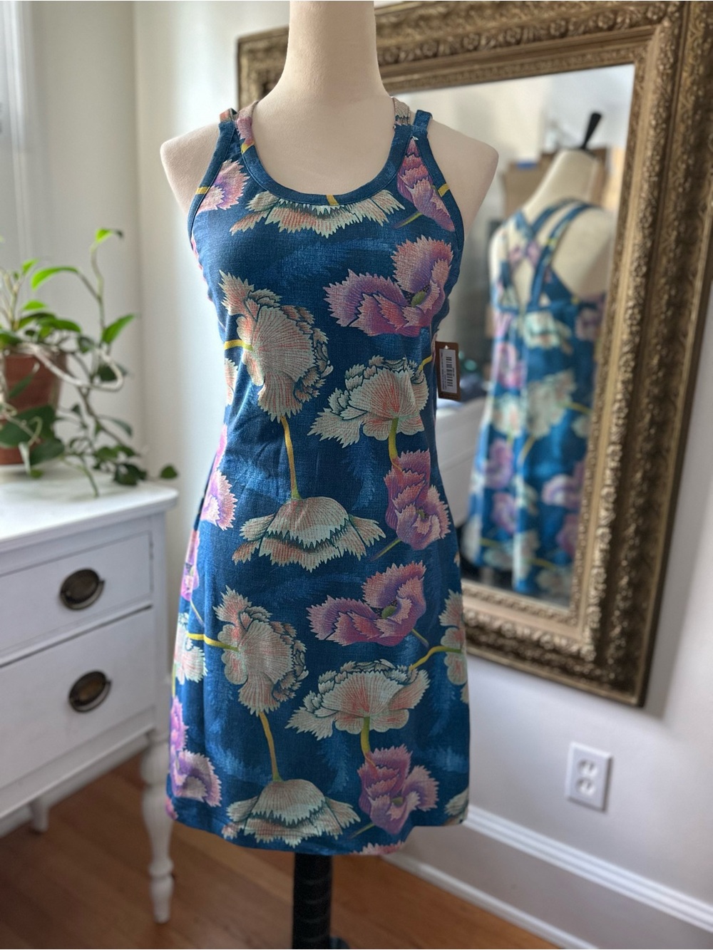 Title Nine dress water lily athleisure built in bra stretch cirque de la vie NWT